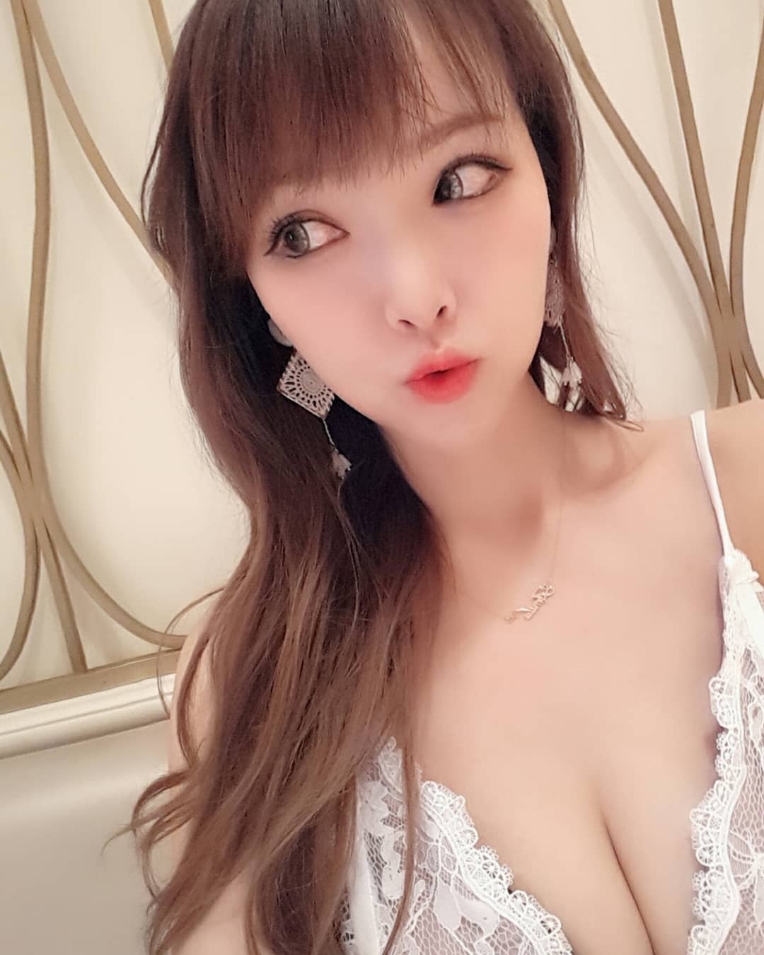 Amila Yu White Lace Dress Breasts Tits