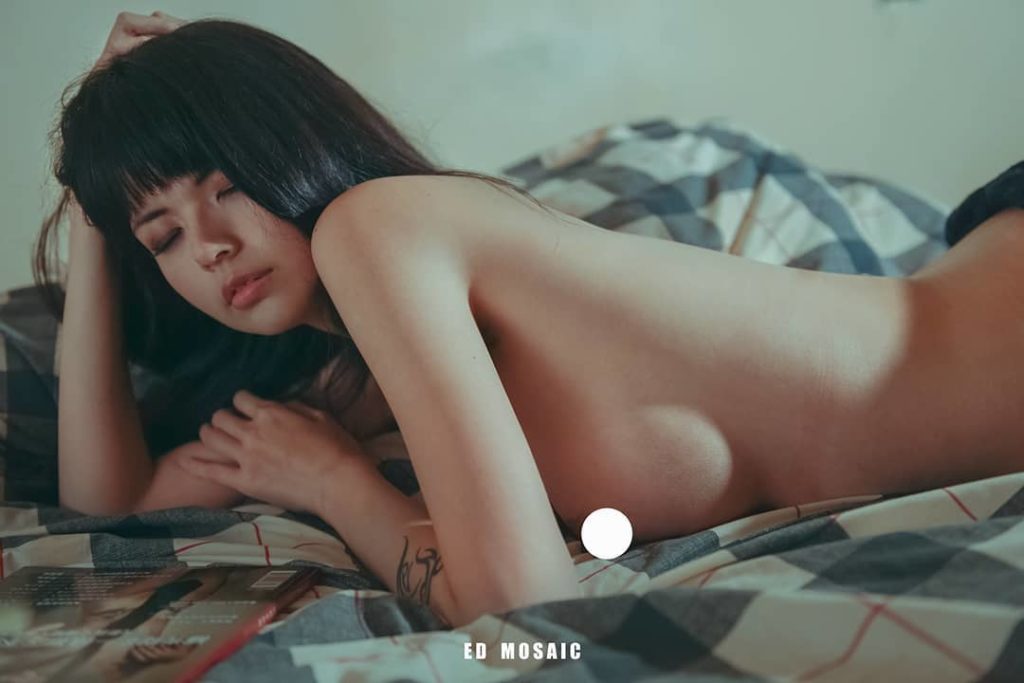 Kelly Girl Chen Implied Nude Set.