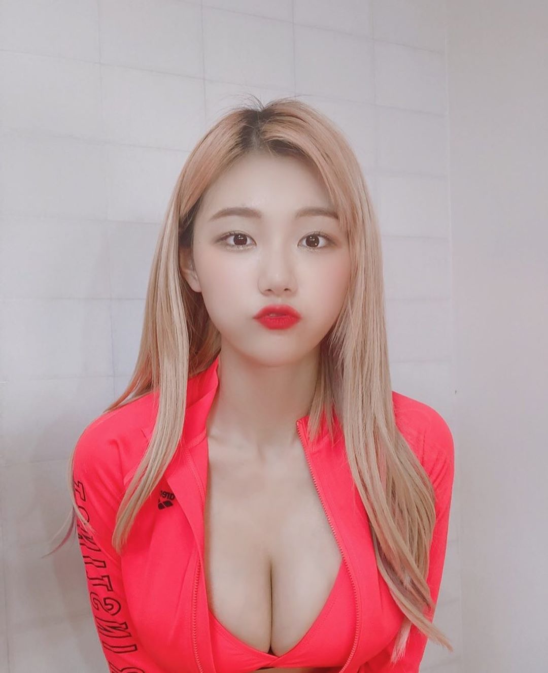 Korean girl Berry 314 Hot Pink Top Big Tits