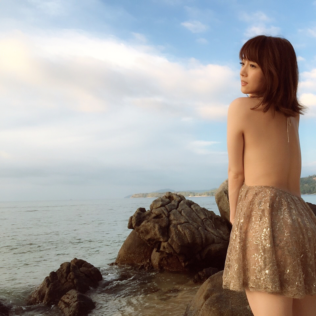 Miyako Sono Side Boob Breasts Tits on the Beach