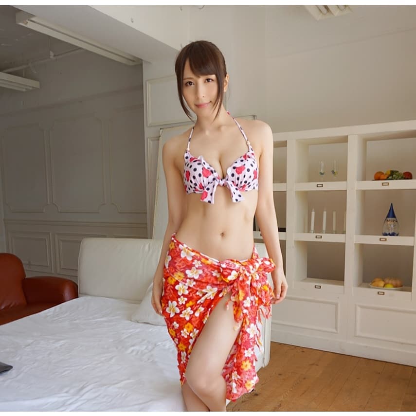 AV Star Jessica Kizaki Nozaki String Bikini Top Breasts Tits Sarong Wrap Hot Legs