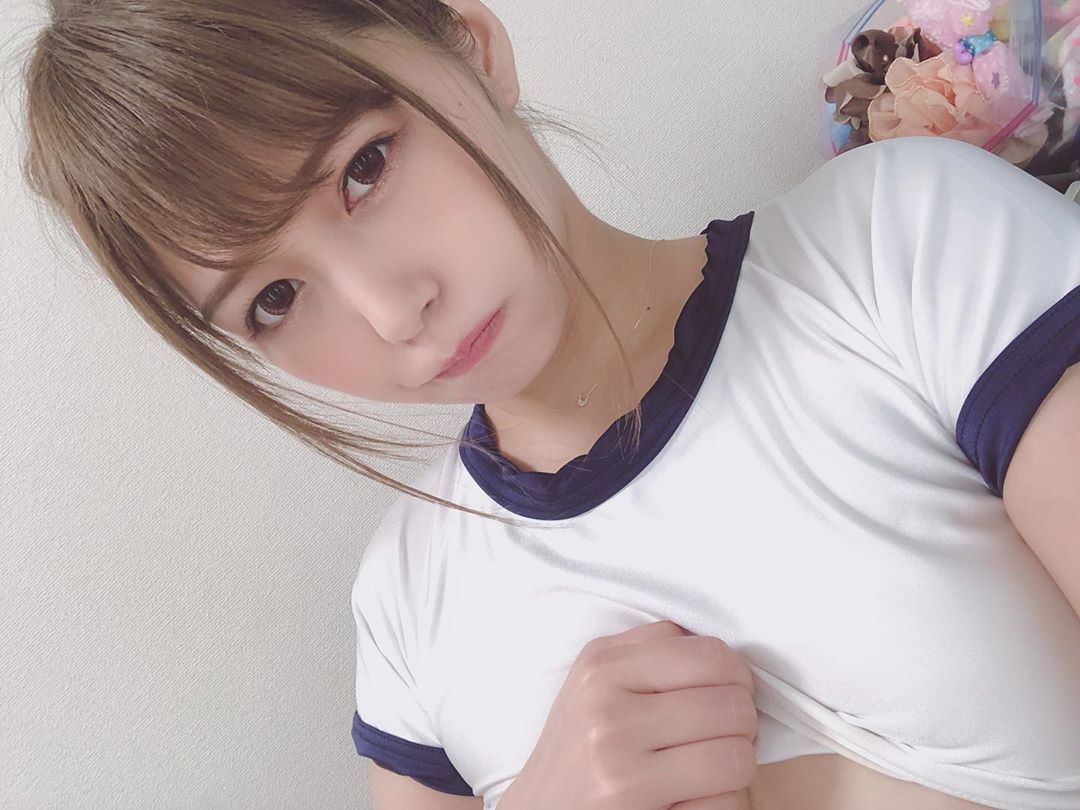 Cute Japanese Girl Konno Hikaru Underboobs Schoolgirl Cosplay