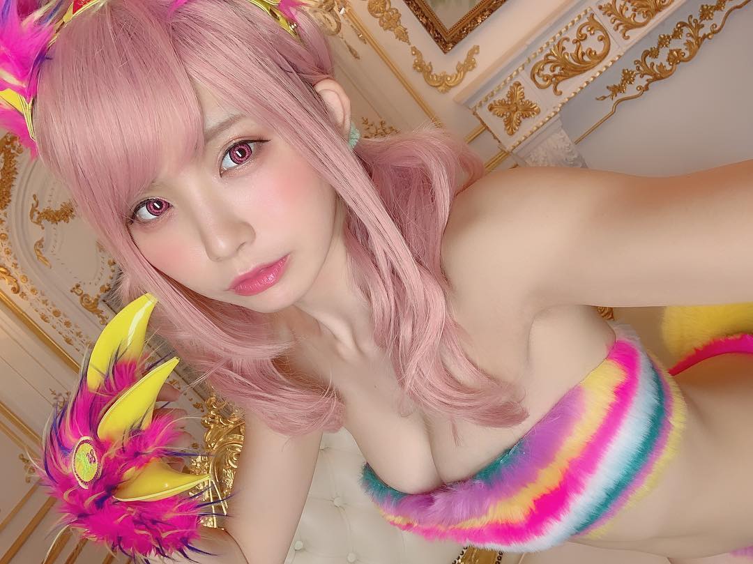 Enako Rin えなこ in Cute Sexy Bubblegum Fashion Bikini