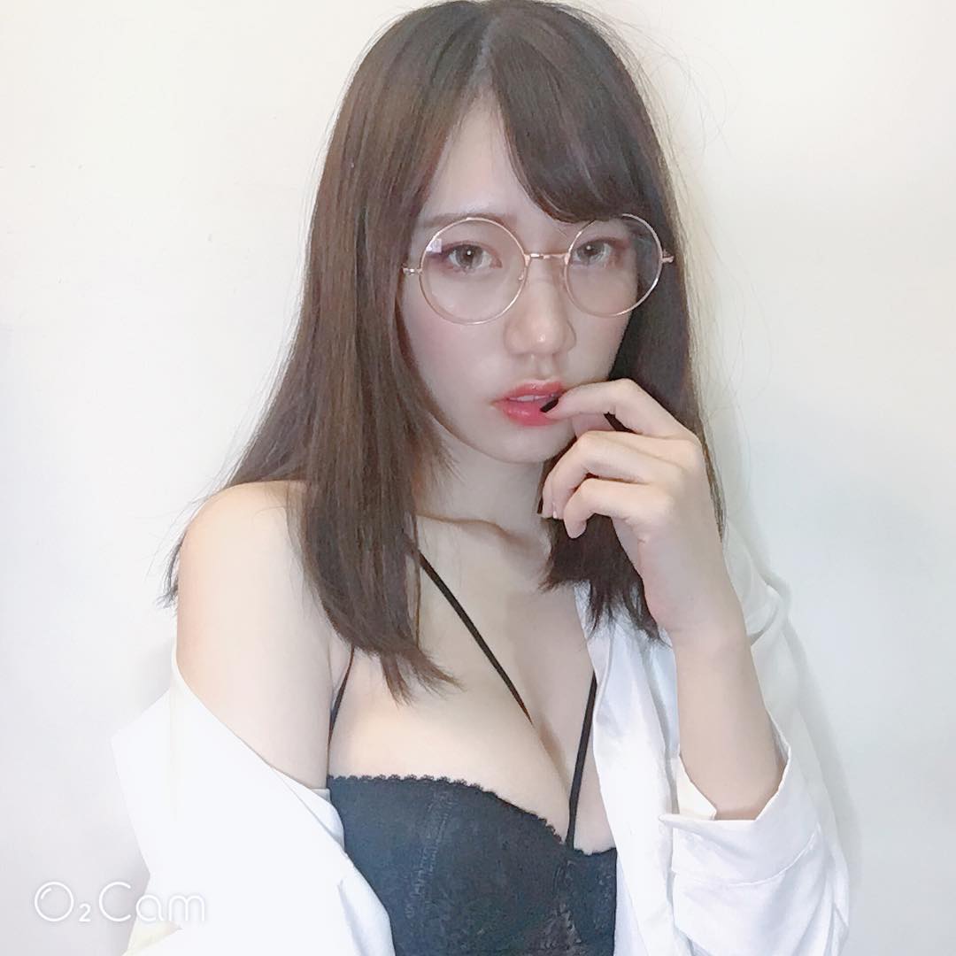 han48ox 芷涵 yu han sexy taiwanese girl corset bra top fishnet stockings breasts tits ass legs
