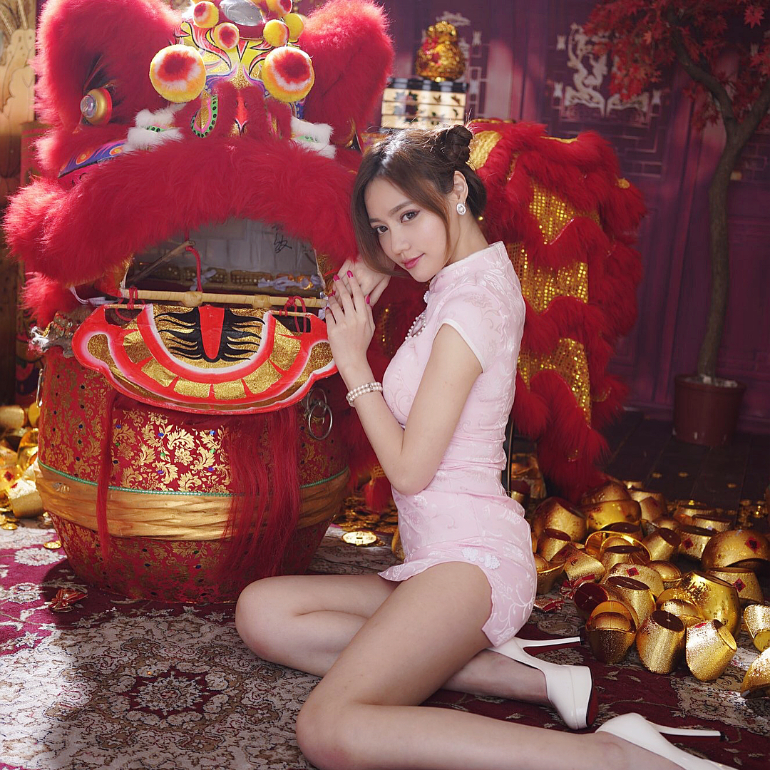 sulittleli 蘇小立 su xiaoli cute chinese girl cosplay qipao breasts tits legs hot ass