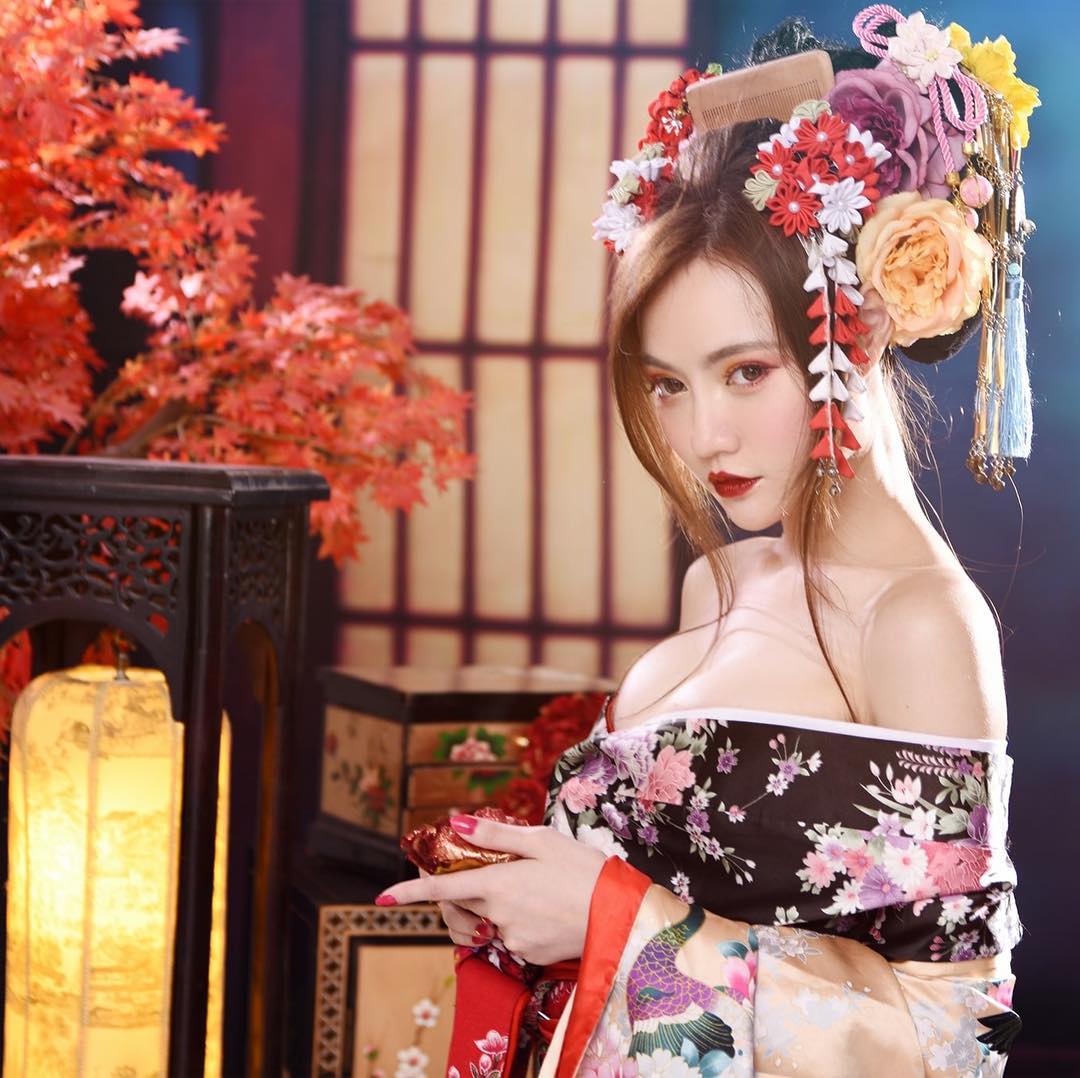 sulittleli 蘇小立 su xiaoli cute chinese girl cosplay dress breasts tits legs hot