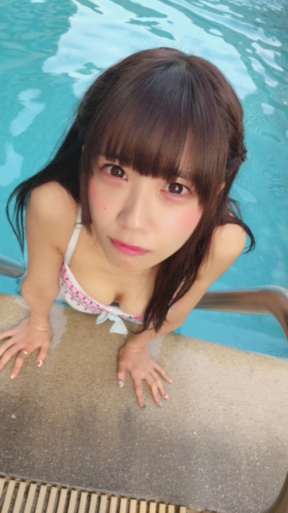 amau kisumi cute japanese idol petite girl bikini pool breasts tits ass