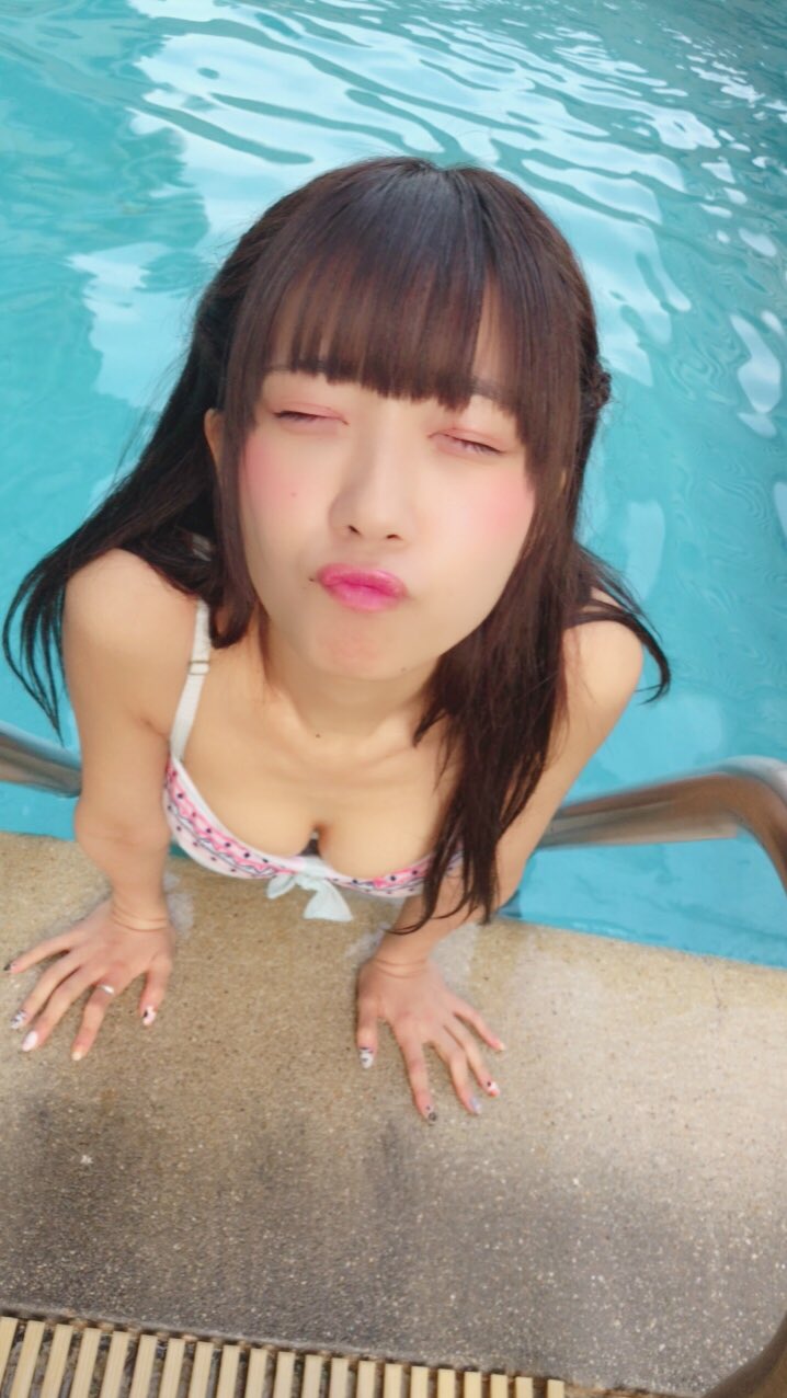 amau kisumi cute japanese idol petite girl bikini pool breasts tits ass